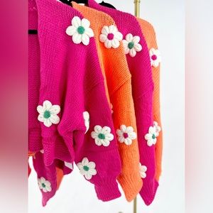 Davi & Dani Daisy Floral Hot Pink Cardigan, Size Small, NWOT